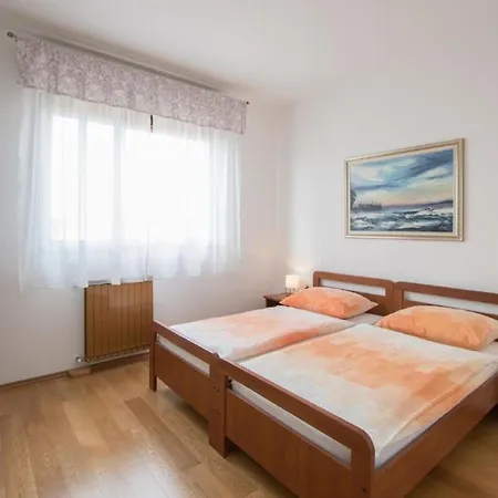 Apartment Neue In Mit Terrasse *